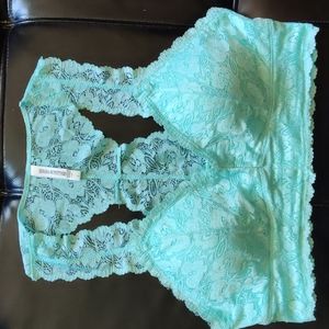 Zenana Outfitters Stretch Lace Hourglass Aqua Bralette!!